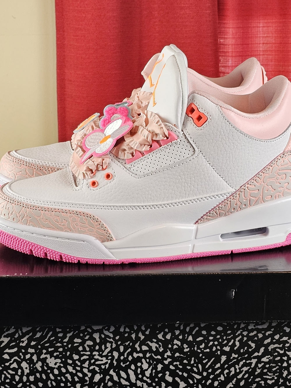 Womens Size 8.5 Jordan 3 retro white pink pearl  powder floral white new